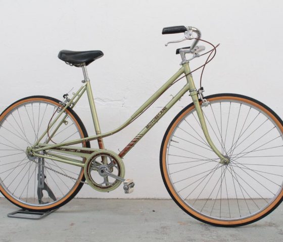 Bicyclette verte Motobécane de 1980